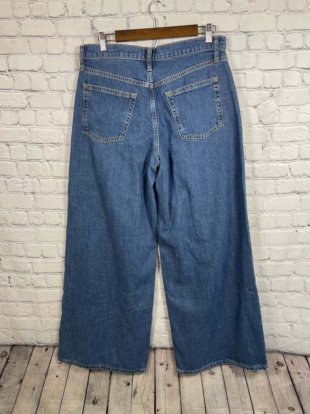 Gap Mid Rise UltraSoft Baggy Jeans Size 29/8R - Picture 2 of 6